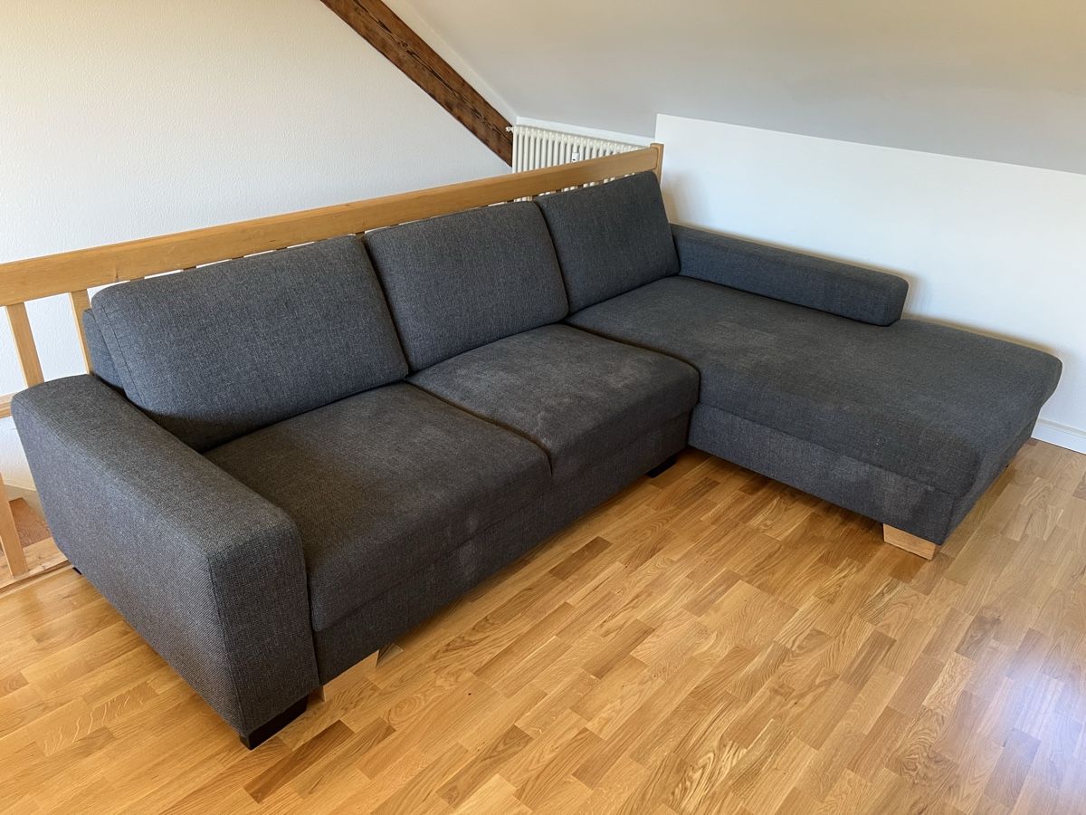 Divani: Ecksofa SÖRVALLEN 3er-Bettsofa mit Récamiere, grau – Usato da Frick venduto da clembou