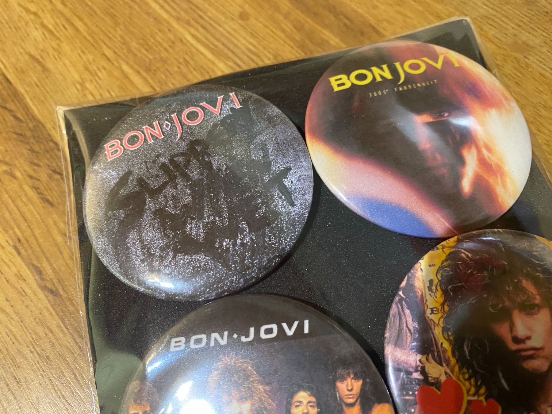 Placchette & Badge: Bon Jovi Magnete! – Nuovo e nell'imballaggio originale da Basel venduto da FatCatPacksTheRatt 6