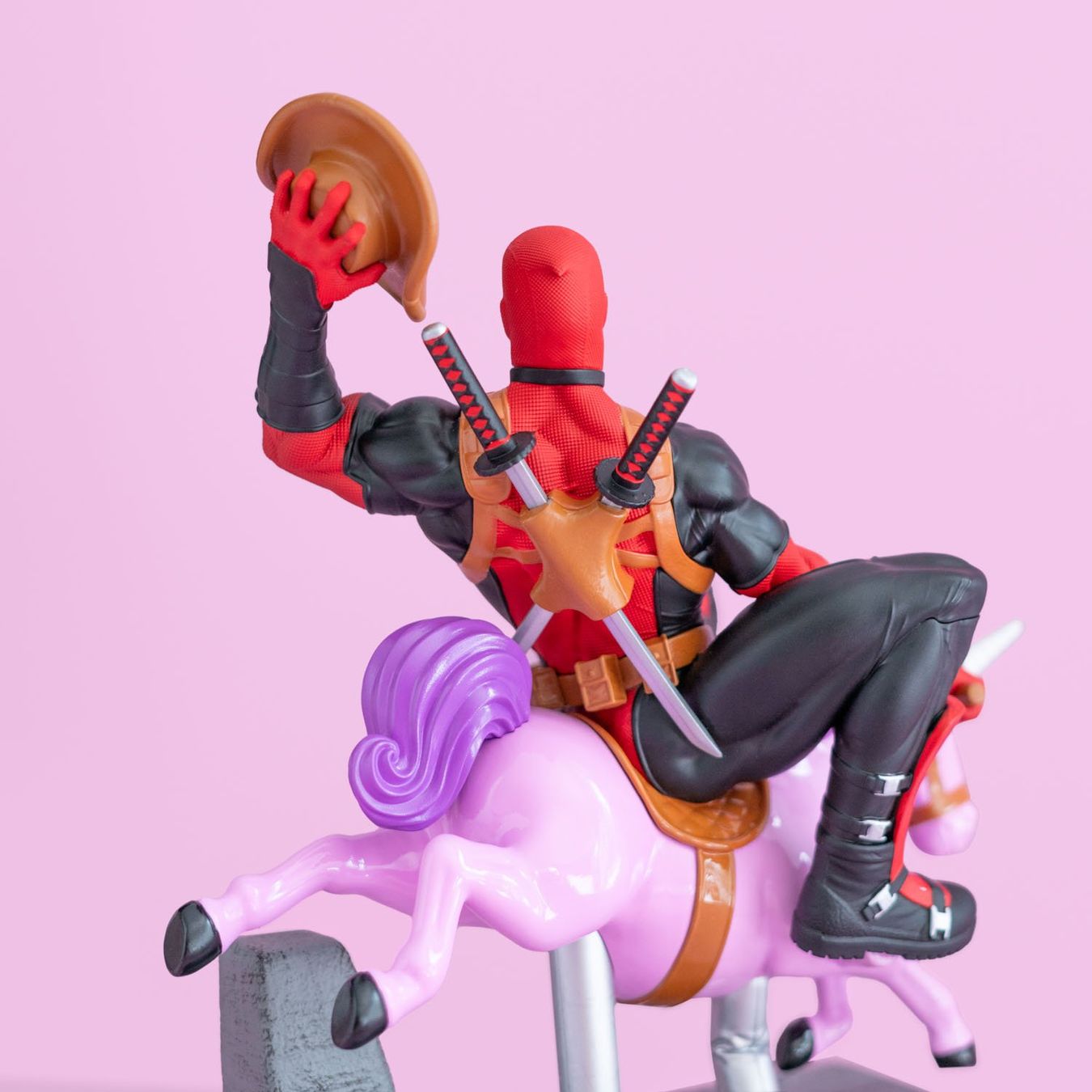Figuren: Deadpool Calendrier perpétuel 3D – Neu und originalverpackt aus St-Imier von ATTAKSHOP 5