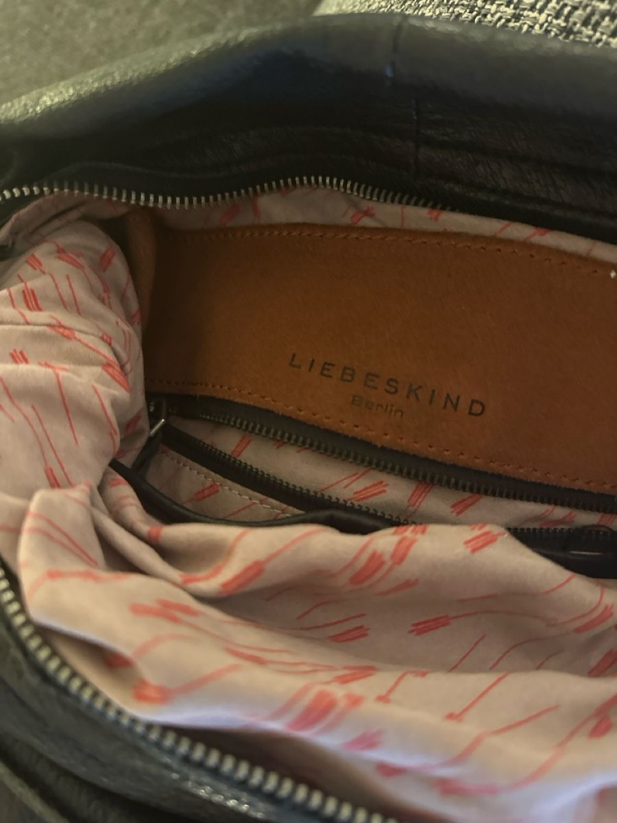 Liebeskind Borse da donna: Schwarze Ledertasche mit Reissverschlüssen, Gebraucht – Usato da Baar venduto da Piigii 2