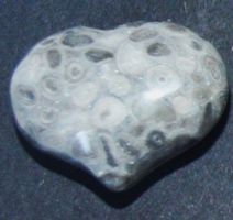Deko – Heilsteine – R-135 - Maifan Stein Herz – 25x20x12mm