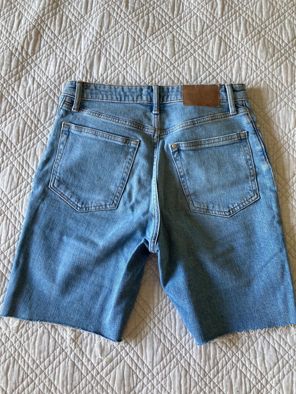 H&M Jeans: Short en Jeans – Nuovo (secondo la descrizione) da Lausanne venduto da shabnam.t 1