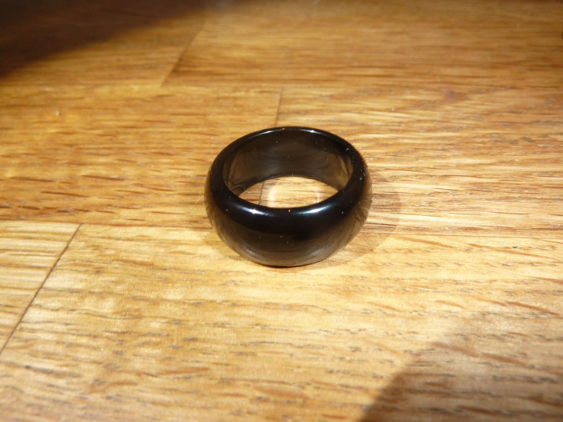 Anelli: RING SCHWARZ KLASSISCH GLANZ 17.8mm – Nuovo (secondo la descrizione) da Hochfelden venduto da swissice 1
