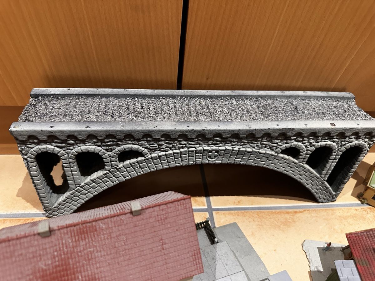 Modellini di ferrovie: Sehr schöne H0 Häuser, Kirche usw. ab 19.- – Usato da Sennwald venduto da HARO-Import 3