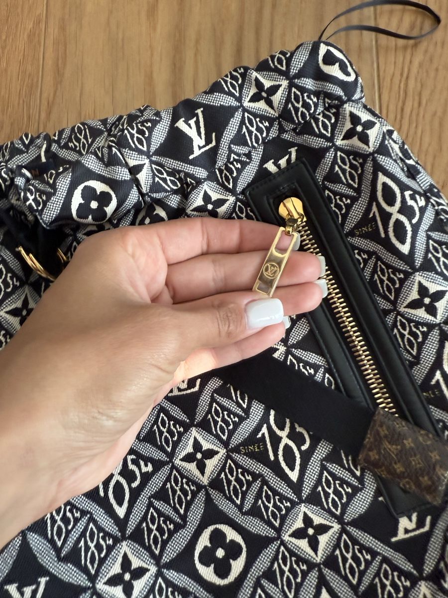 Louis Vuitton Pantaloni: Louis Vuitton shorts – Nuovo (secondo la descrizione) da Mellingen venduto da eli_7hdx 1