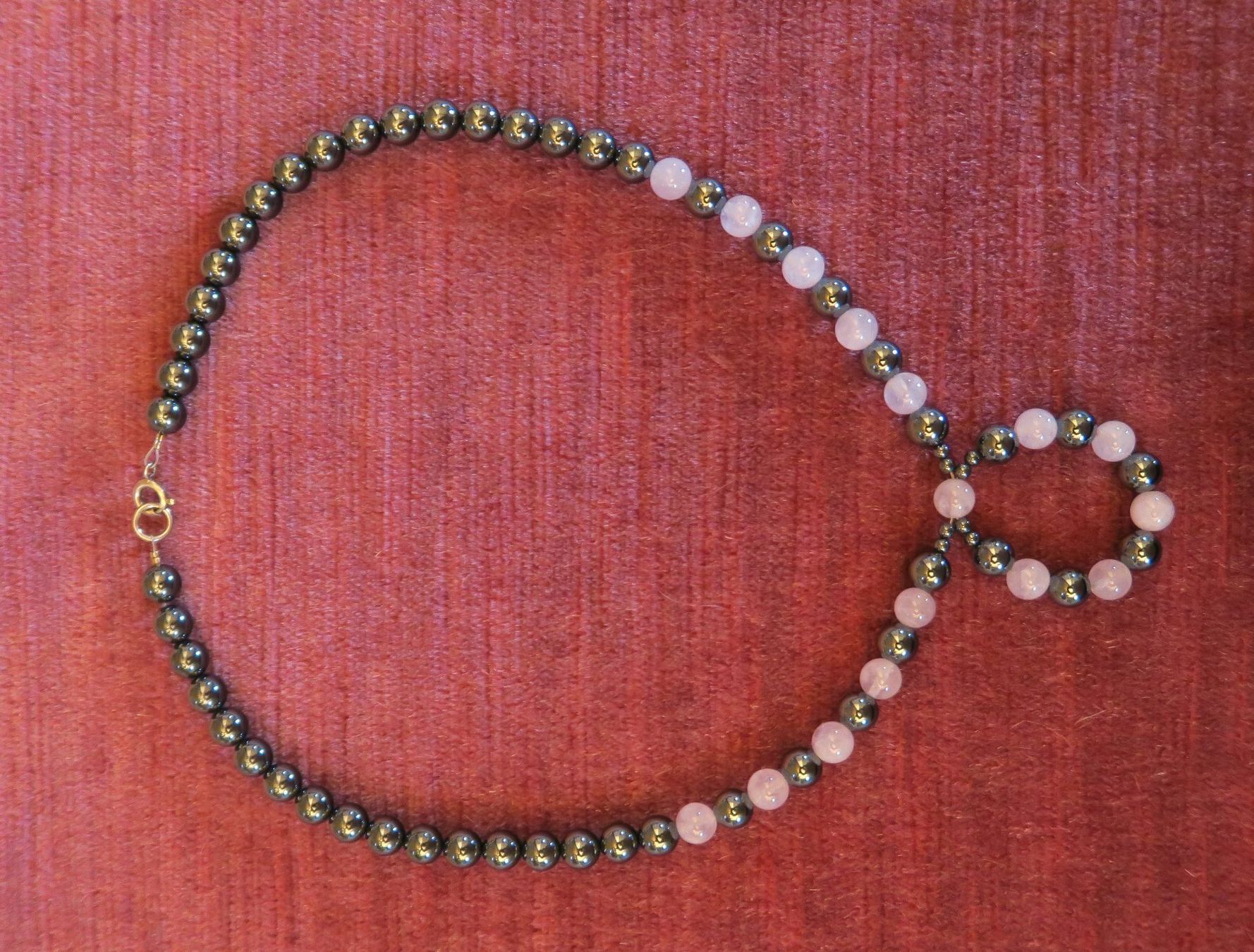 Catenine: Perlenkette Hämatit/Rosenquarz – Usato da Brittnau venduto da marlenestone 4