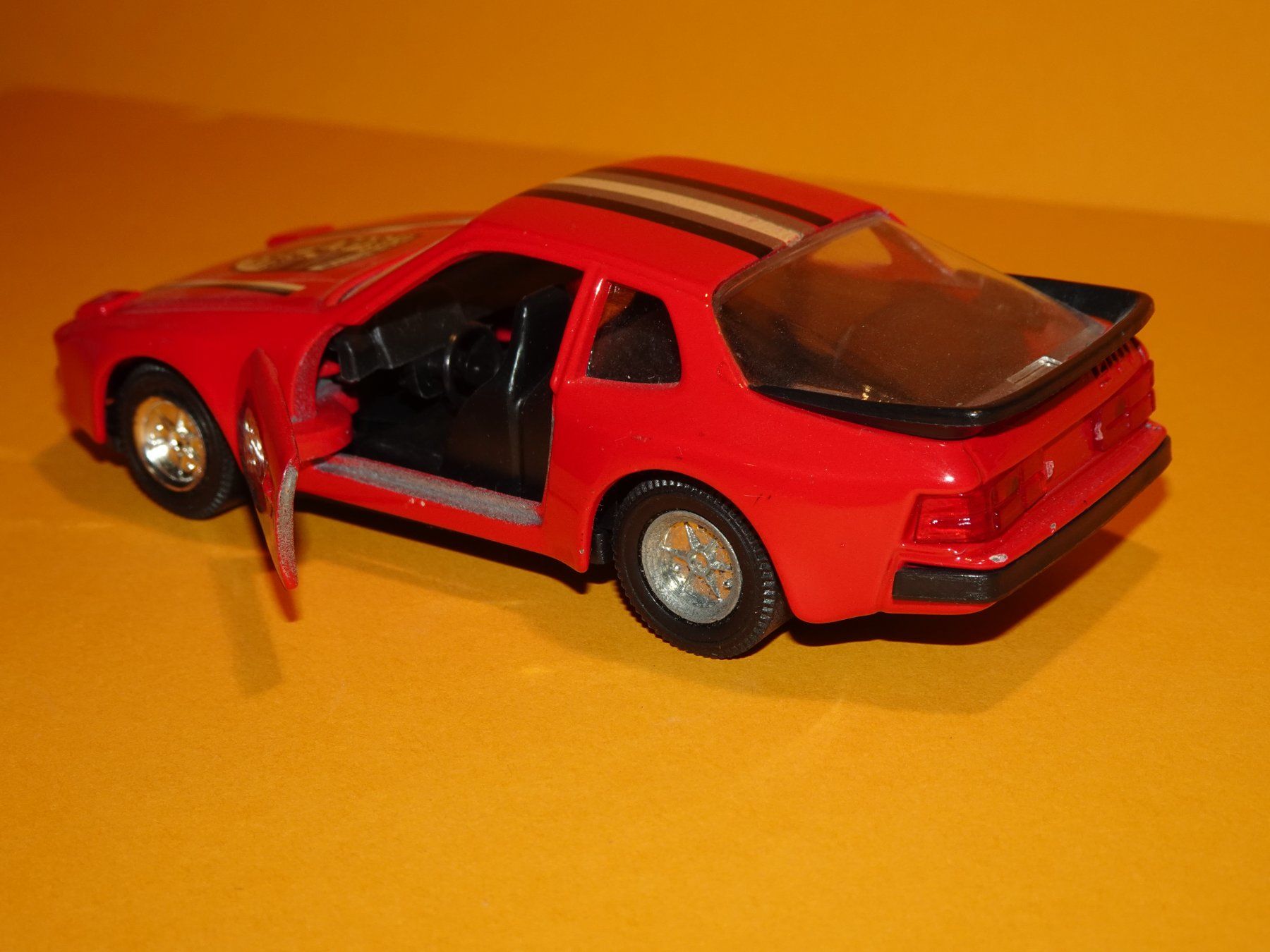 Porsche Modellini d'auto: PORSCHE 944 Turbo No.8307 – Nuovo (secondo la descrizione) da Hütten venduto da Technics01LT 5