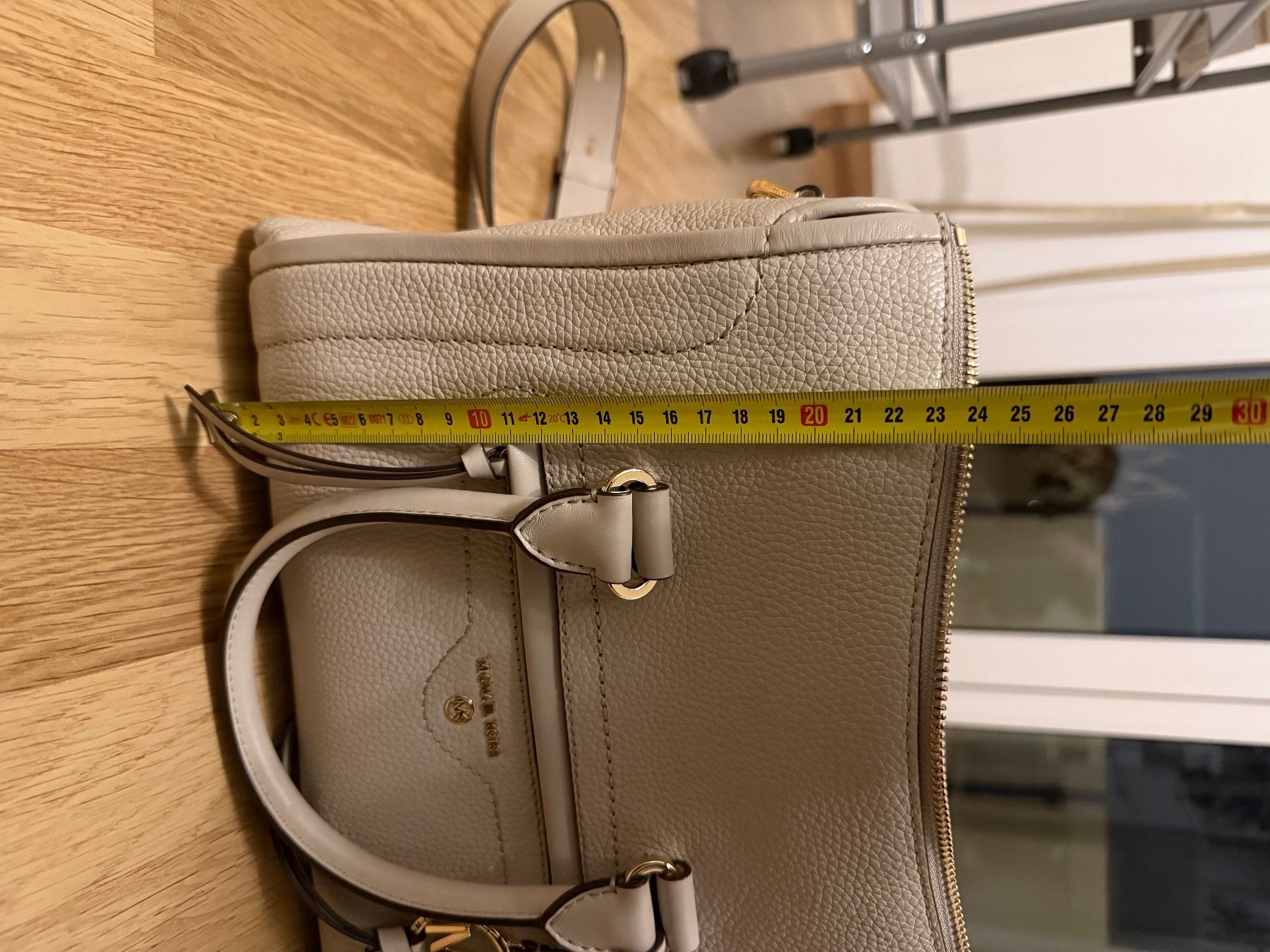 Michael Kors Taschen für Damen: Michael Kors Handtasche beige Leder Damen – Gebraucht aus Zürich von Shoppingqueen98 8