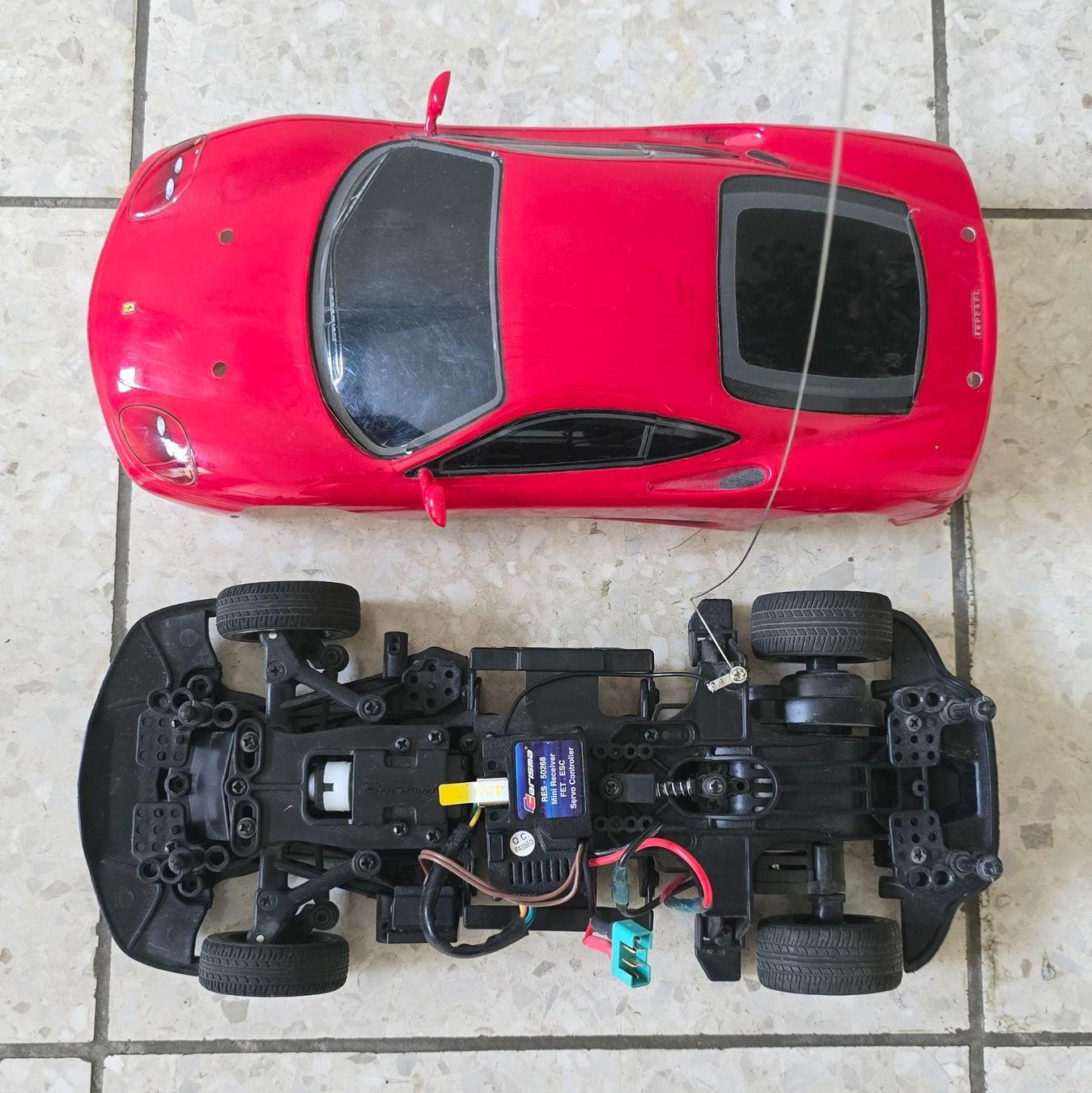 Modellismo RC: Carisma RC-Auto im Ferrari-Design – Difettoso da Wallisellen venduto da adrian.w.19 3
