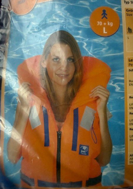 Gilets de sauvetage: Schwimmweste – Neuf avec emballage d'origine à Rhäzüns par 9403 5