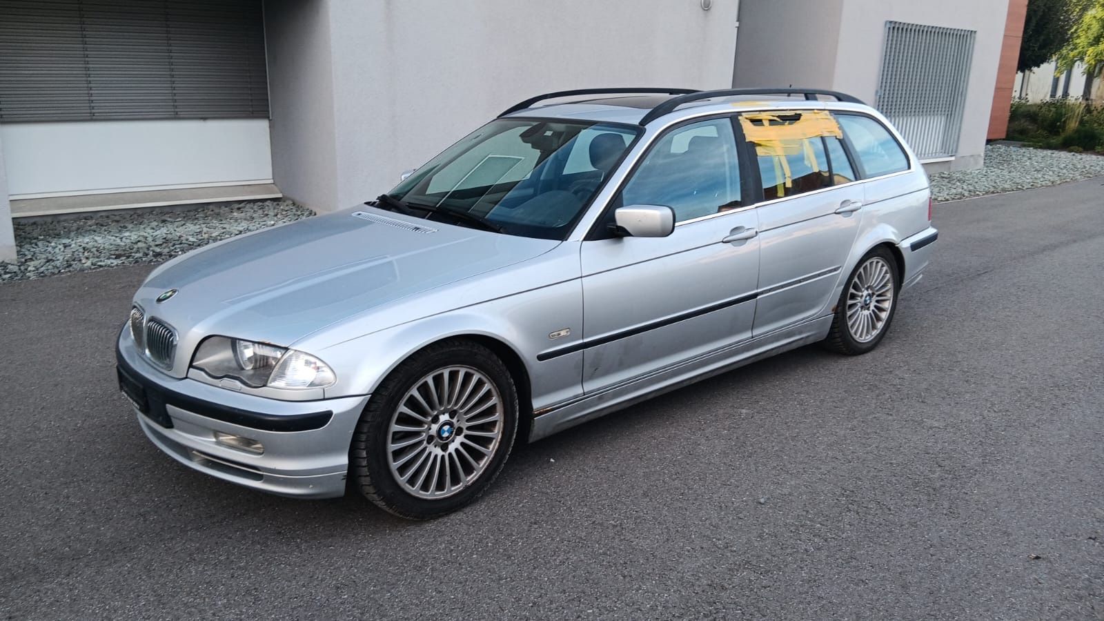 BMW Automobili: BMW 330ix Touring 4x4 – Usato da Rebstein venduto da TonyRasta-Autohandel 1
