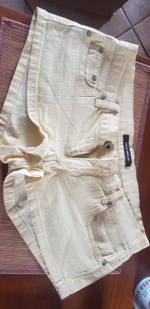 Mini short jaune pastel