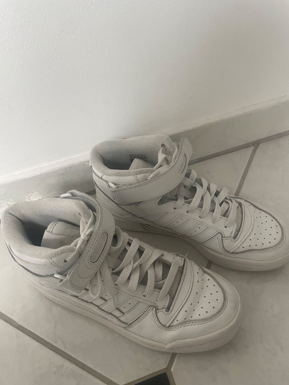 Adidas Damenschuhe: Adidas Forum weiss, 38 – Gebraucht aus Triesen von jke 1