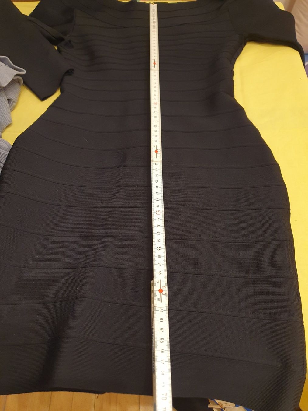 Vestiti: Bandage-Kleid stretch von Hervé Léger – Usato da Kloten venduto da Hektor44 3