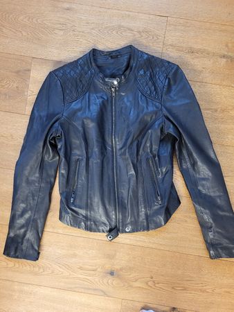 Butterweiche Lederjacke von Vila NP 280.- Grösse M
