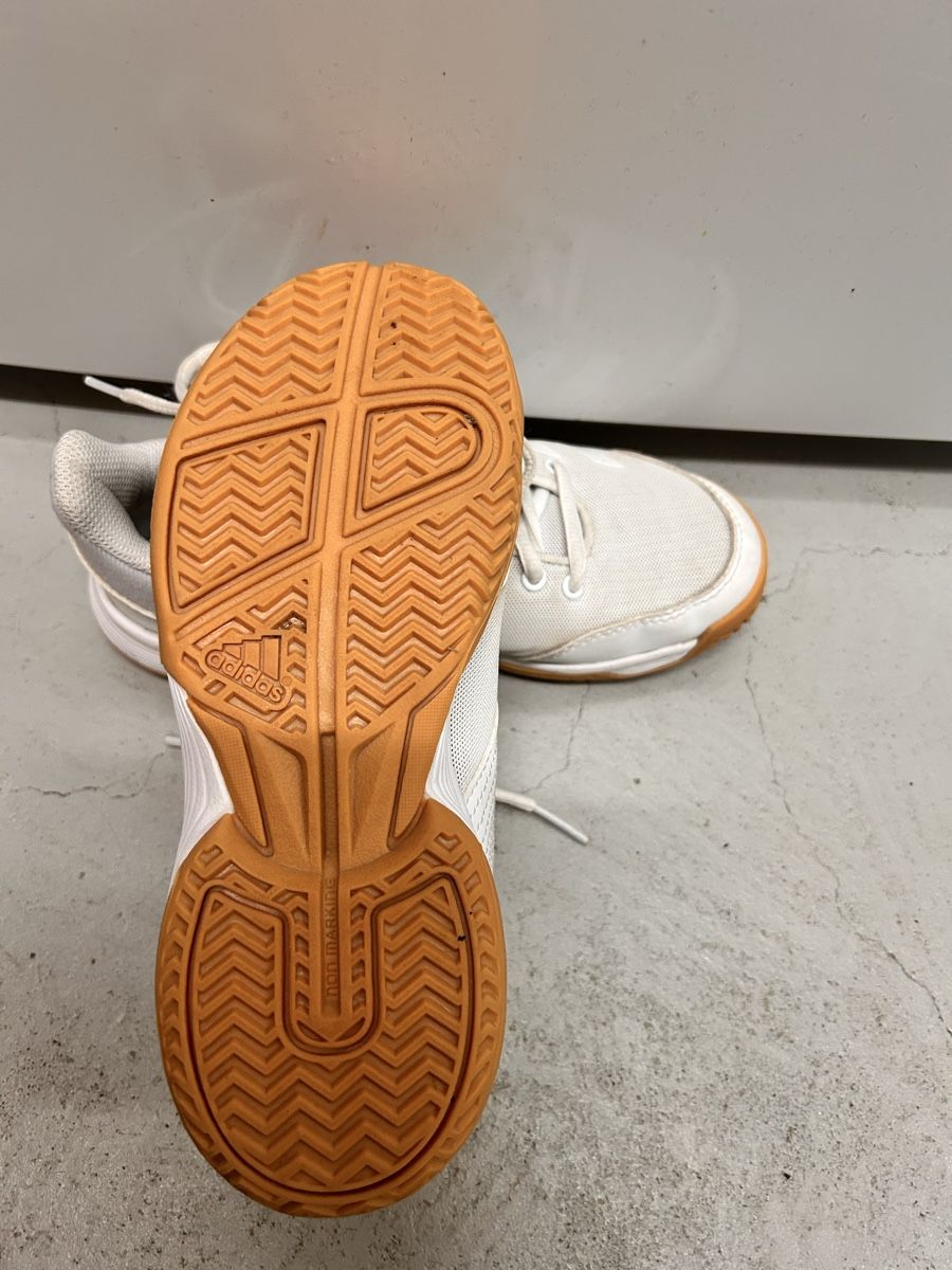 Scarpe per ragazzi: Hallenschuh gr 32 – Usato da Lengnau AG venduto da Ricorn 2