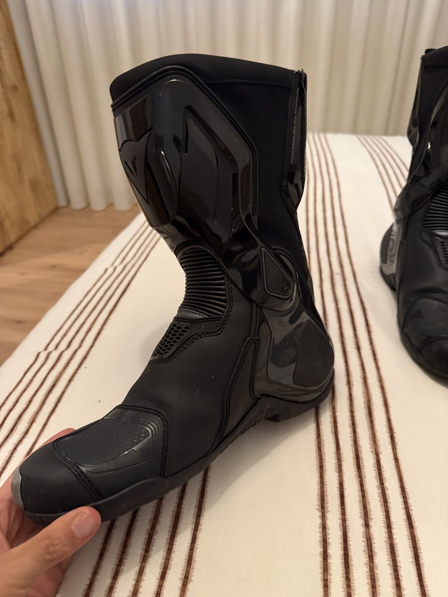Dainese Scarpe da uomo: Bottes moto Dainese torque  – Usato da La chaux de fonds venduto da ri__5z6r 1