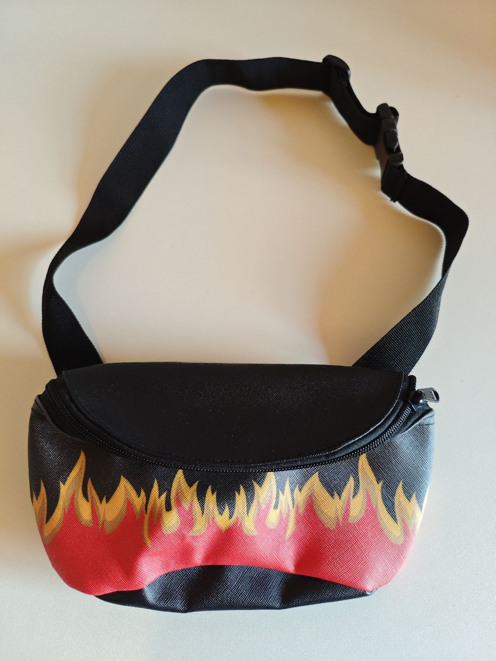 Borse: Bauchtasche mit Flammenmuster – Usato da Unterstammheim venduto da and_kj2n