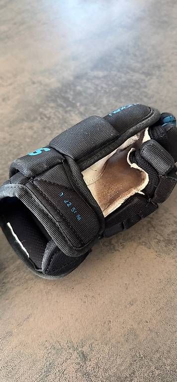 Kinderhandschuhe: Kinder Hockeyhandschuhe – Gebraucht aus Wangen SZ von CND1203 2