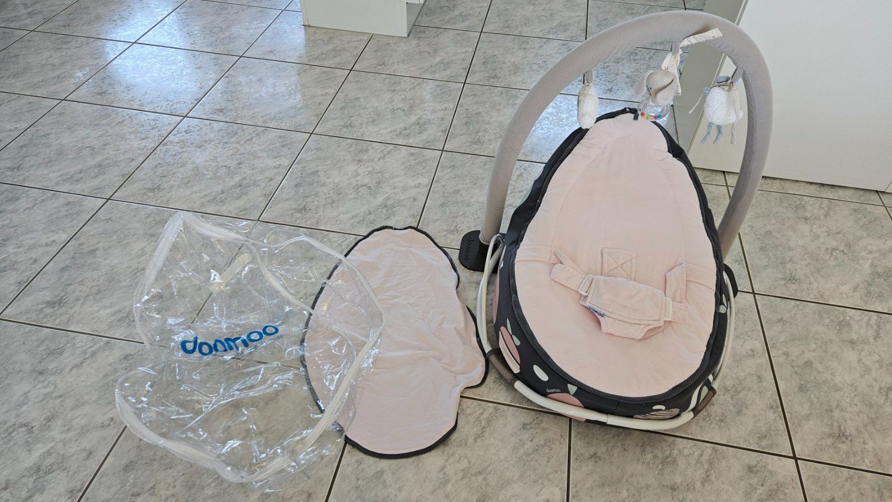 Doomoo Sdraiette & Sdraiette a dondolo: babymoov doomoo 2in1 Babyliege Sitzsack Wippe – Usato da Gossau ZH venduto da Goes05