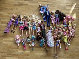 Barbie Puppen und viel Zubehör 