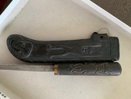Handgeschnitztes Vintage-Stahlmesser dunklem Hartholzgriff