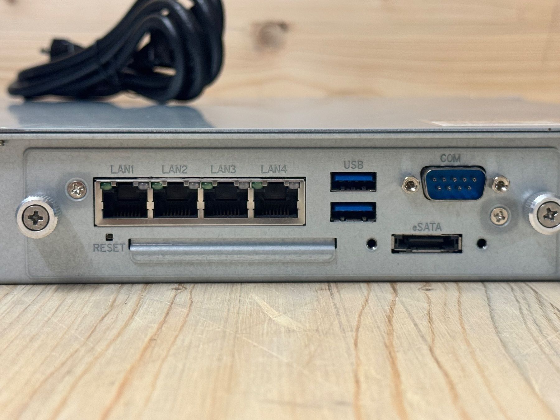 Synology Server: Synology RS814+ NAS gebraucht – Usato da Stachen venduto da ITHardware 3