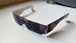 Lunettes pour éclipse solaire neuves en papier