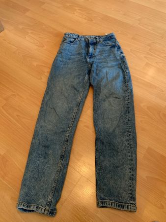 Joli jeans Zara taille 34 ou xs