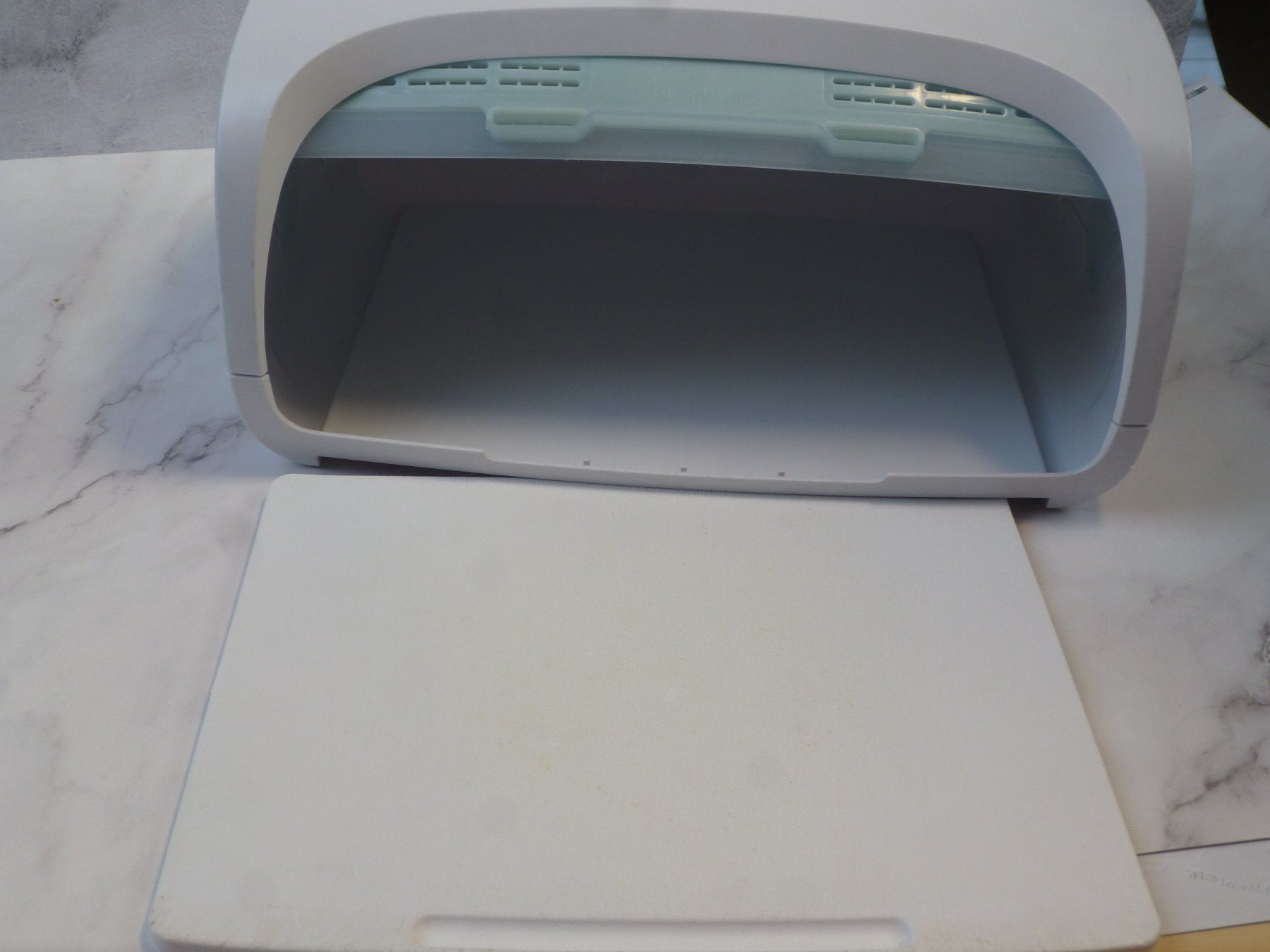 Contenitori & Simili: Original Tupperware BreadSmart mit ausziebar Schneidebrett – Usato da Nassenwil venduto da ric_55ql 4
