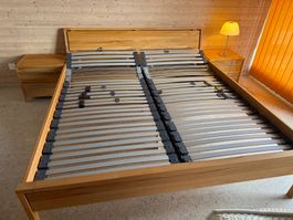 D-Bett Kernbuche & 2 Nachttische  (ACHTUNG: ab 29.entsorgt)