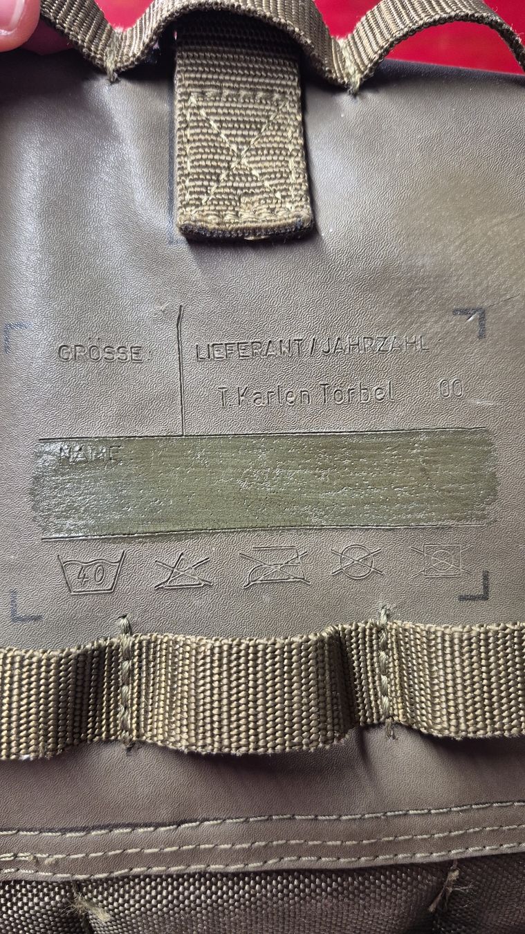 Schweizer Armee Zaini: Schweizer Armee Militär Kampfrucksack 90 – Usato da Merligen venduto da muss_haben 1