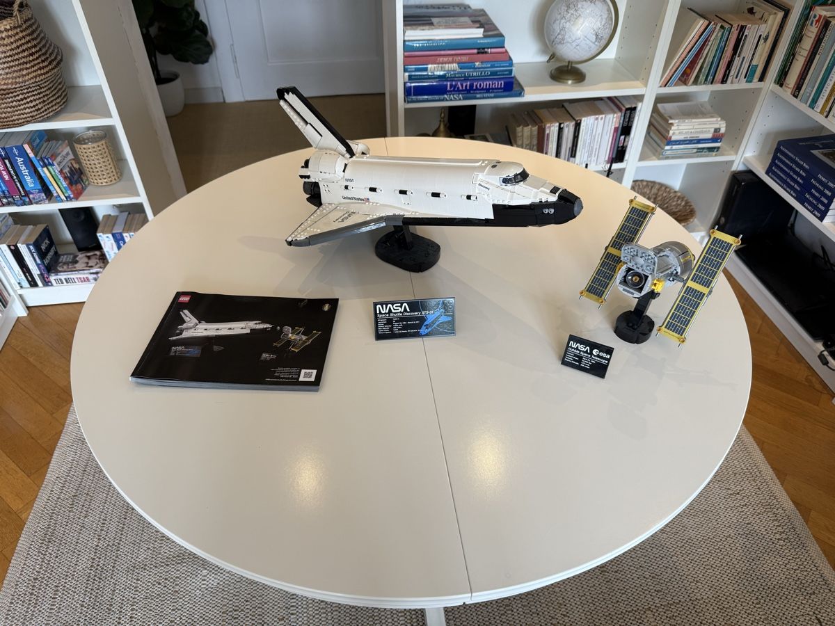 Lego Baukästen: Lego NASA Discovery 10283 - Complet – Gebraucht aus Bulle von fra_7wng