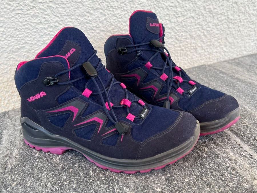 Lowa Schuhe für Mädchen: Lowa-Wanderschuhe, neuwertig, Gr. 37 – Gebraucht aus Seuzach von lalolina