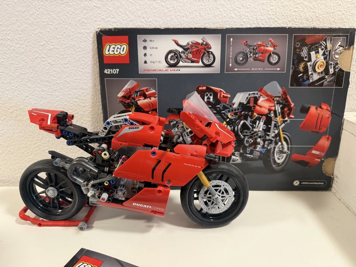 Technics Baukästen: Lego Technic Ducati Panigale V4 R 42107 Set – Gebraucht aus Eschlikon TG von Montykokino 2