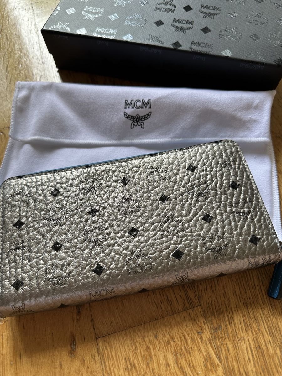 Mcm Portamonete: MCM Wallet Silber Neu  – Nuovo (secondo la descrizione) da Bern venduto da Ruhrallee 1