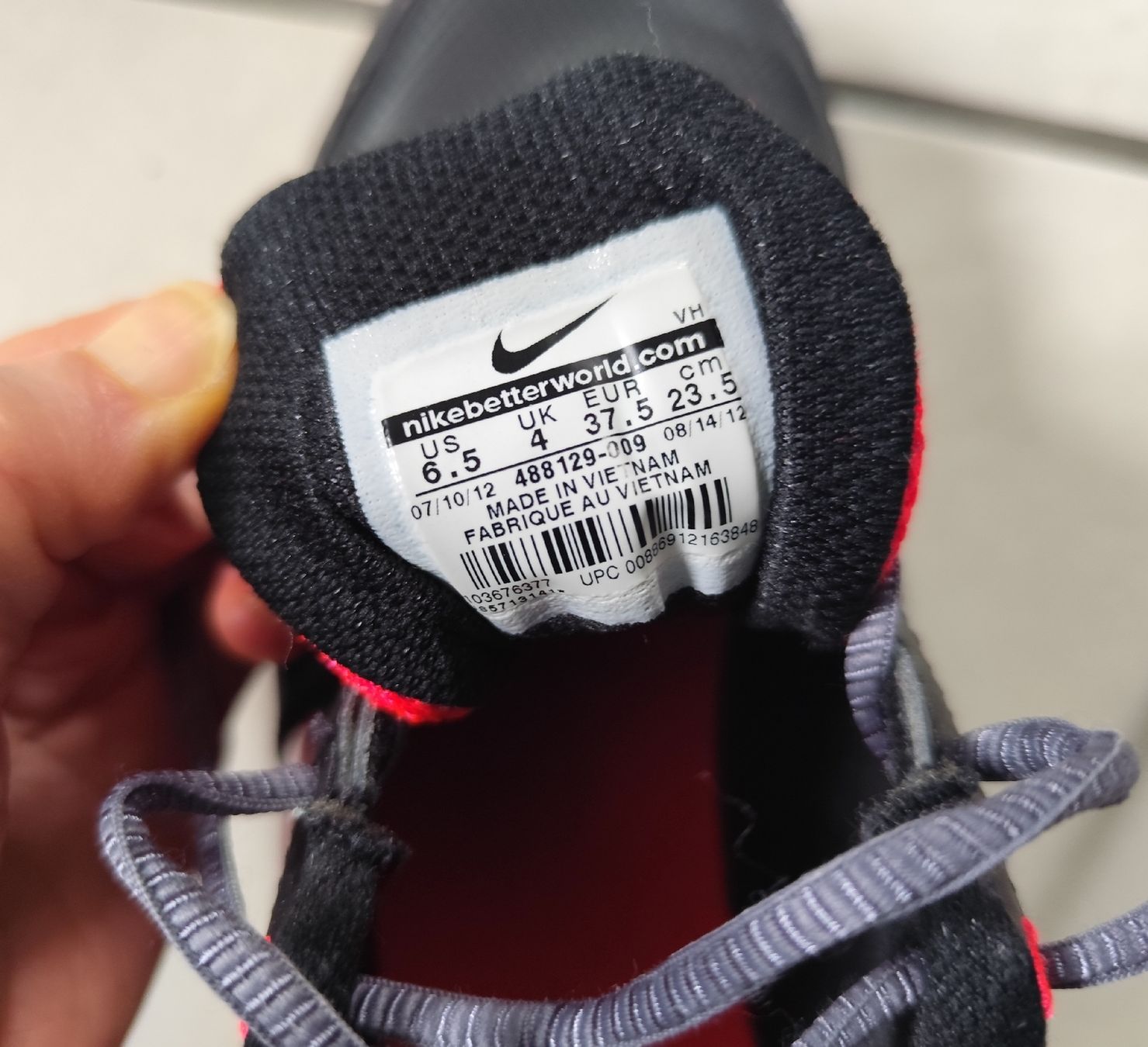 Nike Scarpe da donna: Nike Turnschuhe Gr. 37.5 – Usato da Hütten venduto da blacktea 3