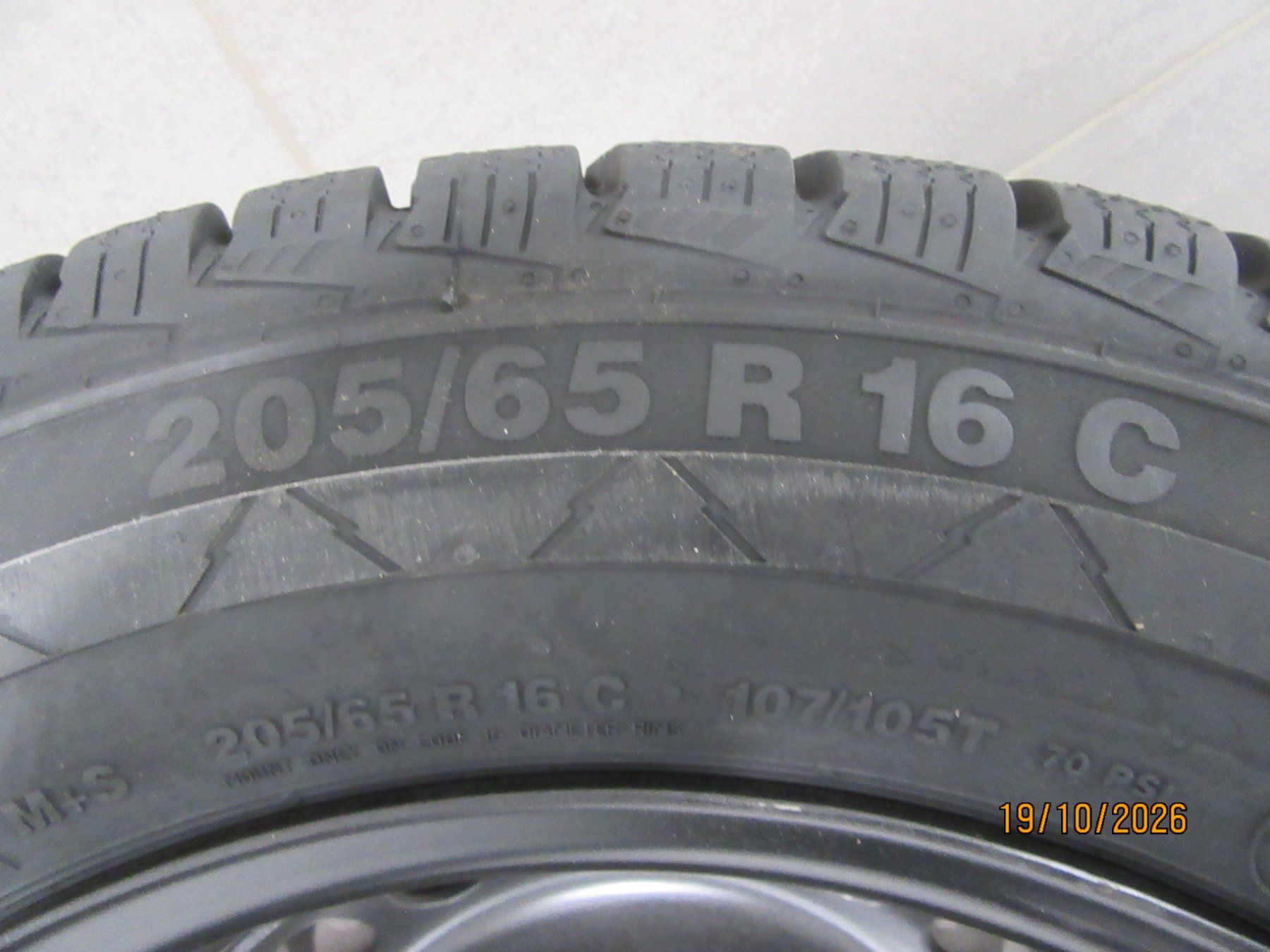 Volkswagen Pneumatici & Ruote complete: Winterpneu – Nuovo (secondo la descrizione) da Grossaffoltern venduto da kalif06 3