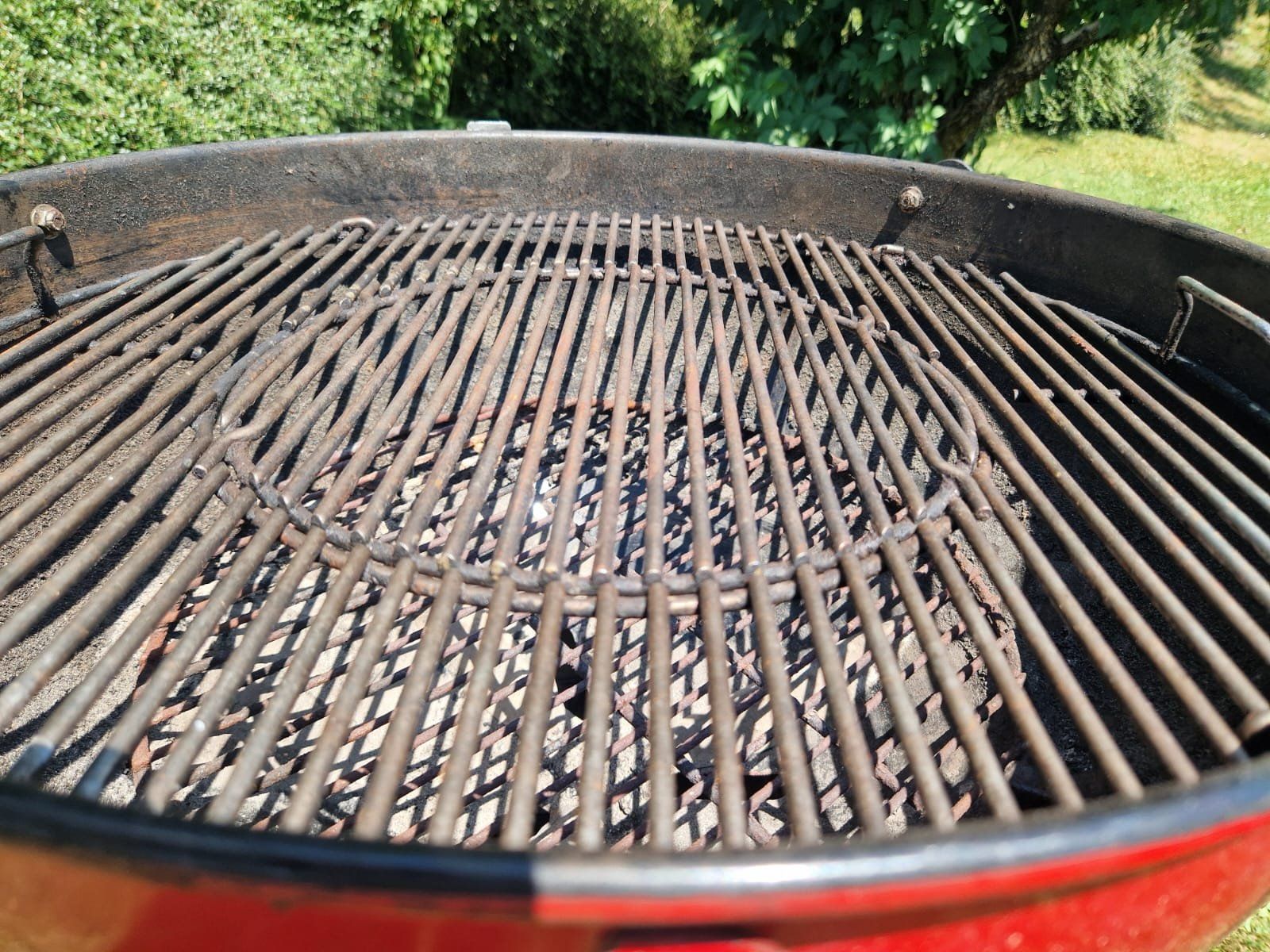 Griglie: Barbecue WEBER MASTER-TOUCH 57cm LIMITED EDITION red – Usato da Chézard-St-Martin venduto da tekess2000 4