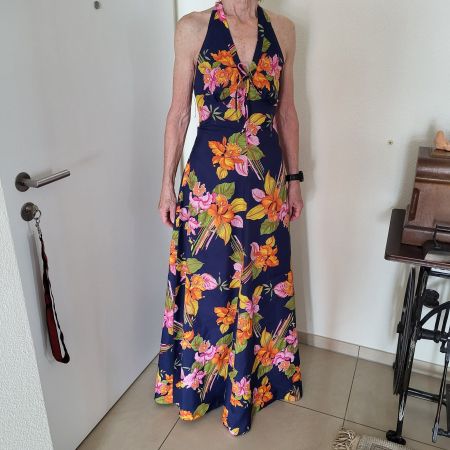 Abendkleid, blau mit Blumenmuster, sehr elegant