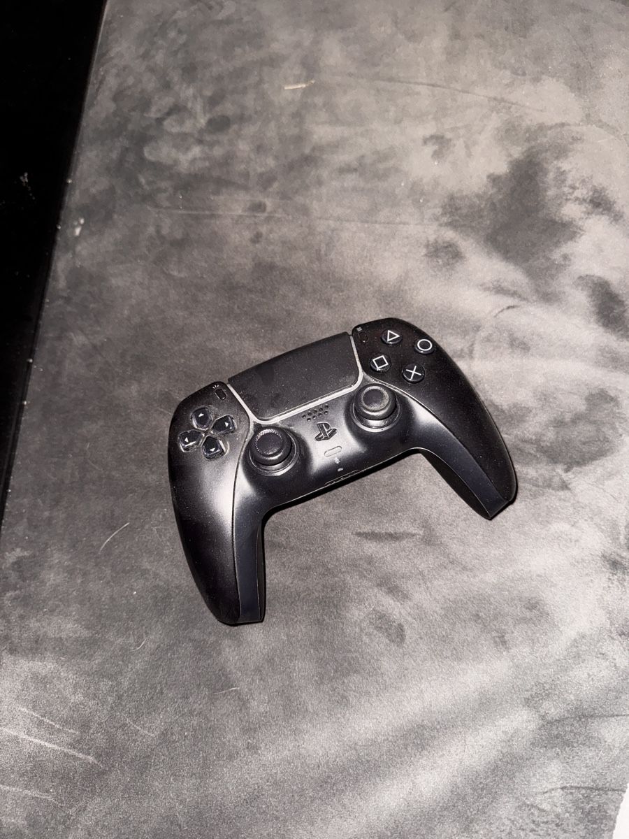 Sony Console: Ps5 disc version 1. Generation  – Usato da Saland venduto da Randykoenig 2