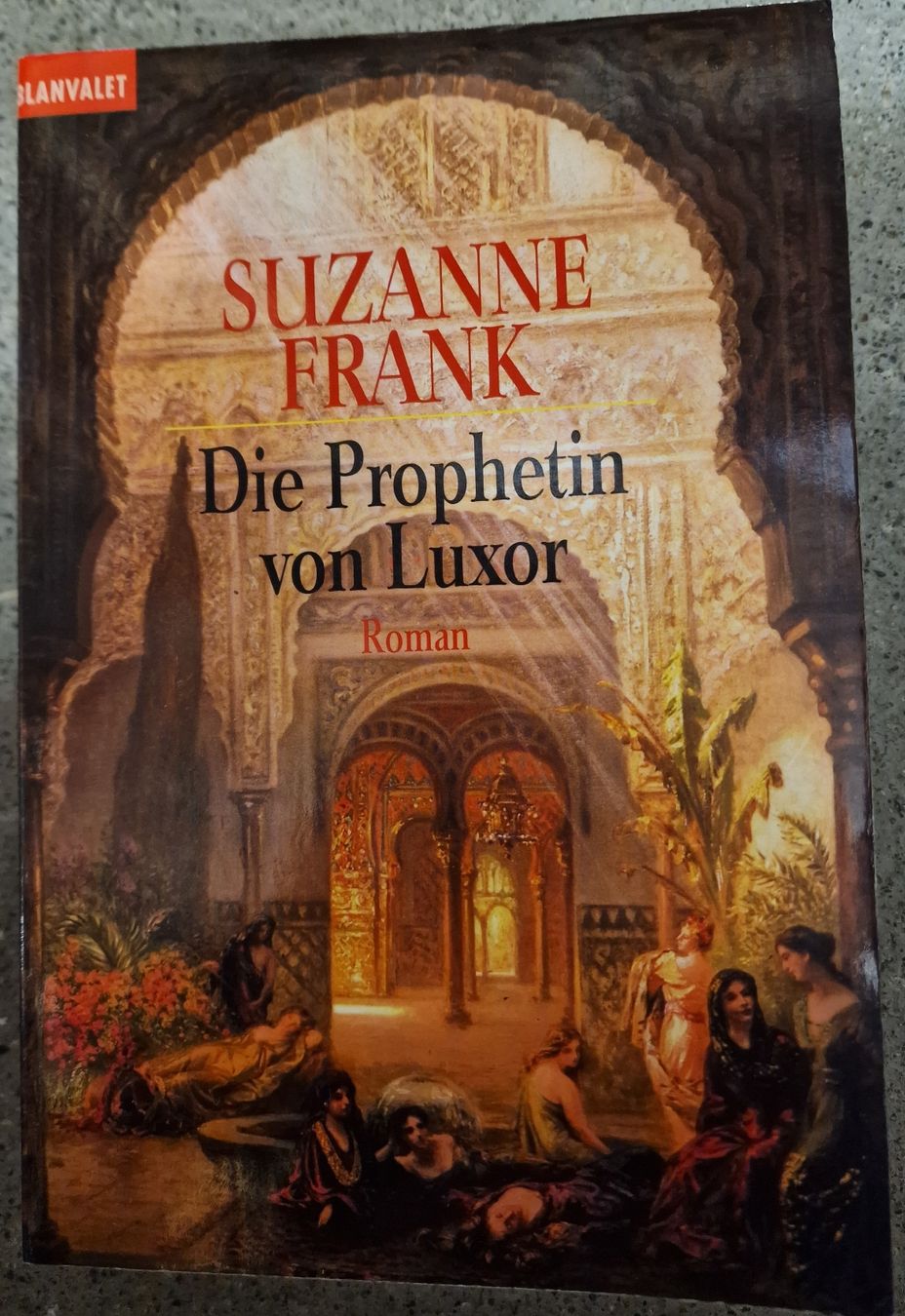 Bücher: Suzanne Frank Buch-Reihe – Gebraucht aus Bern von Monaluna 2