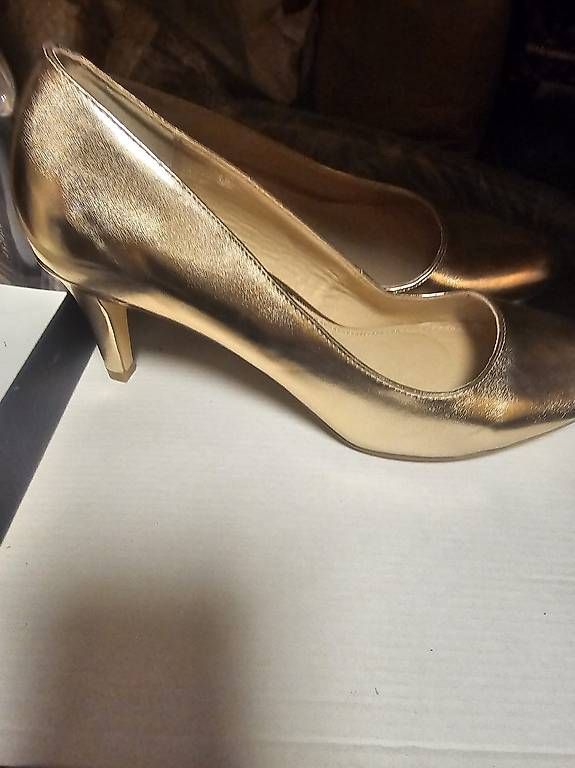 Chaussures femmes: Goldene Damen Pumps Gr. 40 – Neuf avec emballage d'origine à Emmen par Anesav 1