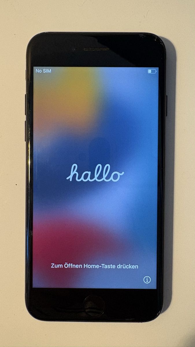 Apple Telefoni cellulari / Smartphones: iPhone 7 schwarz 32GB inkl. Ladekabel – Usato da Bichwil venduto da lau_b872