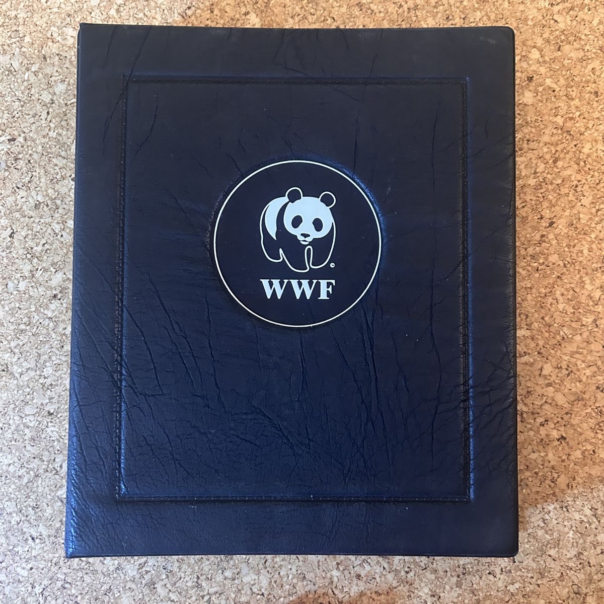 WWF Album: WWF Briefmarkenalbum – Usato da Laufen venduto da belleskulptur