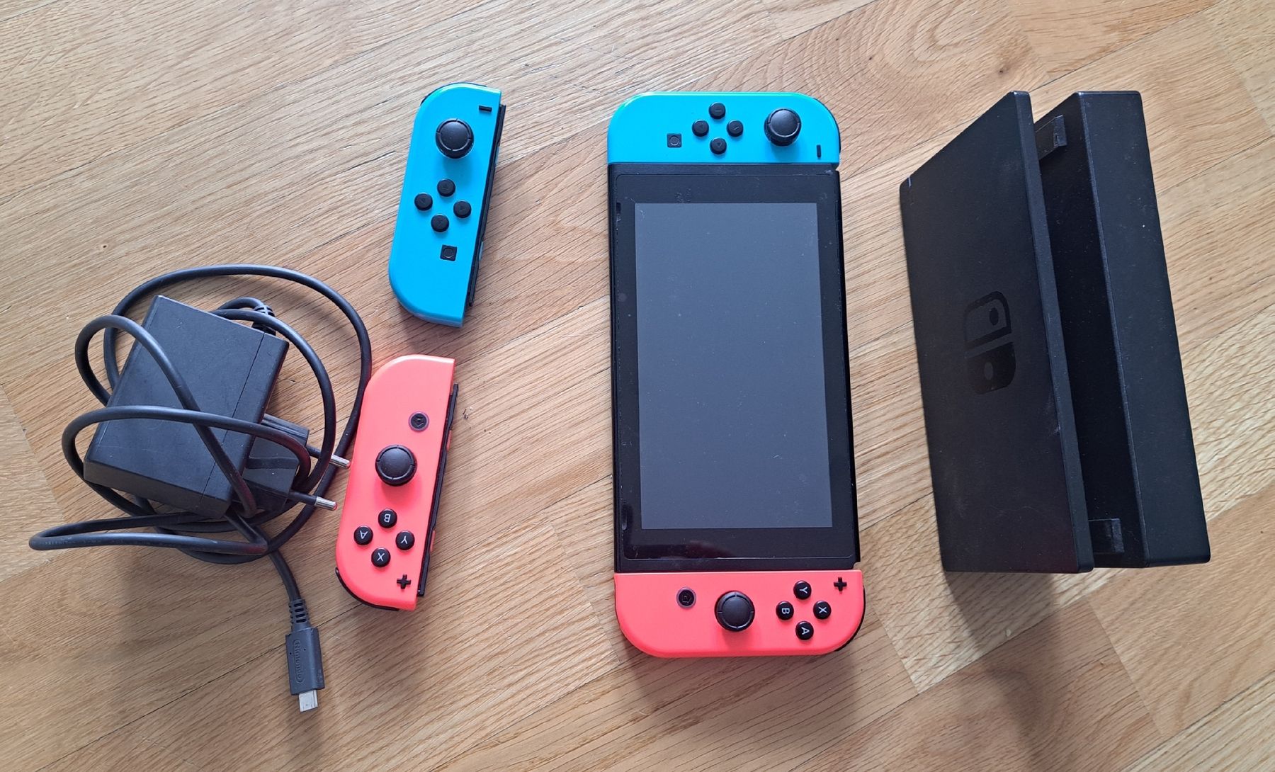 Nintendo Console: Nintendo Switch + accessoires Nintendo Switch + Zubehör – Usato da Genève venduto da baby01 1
