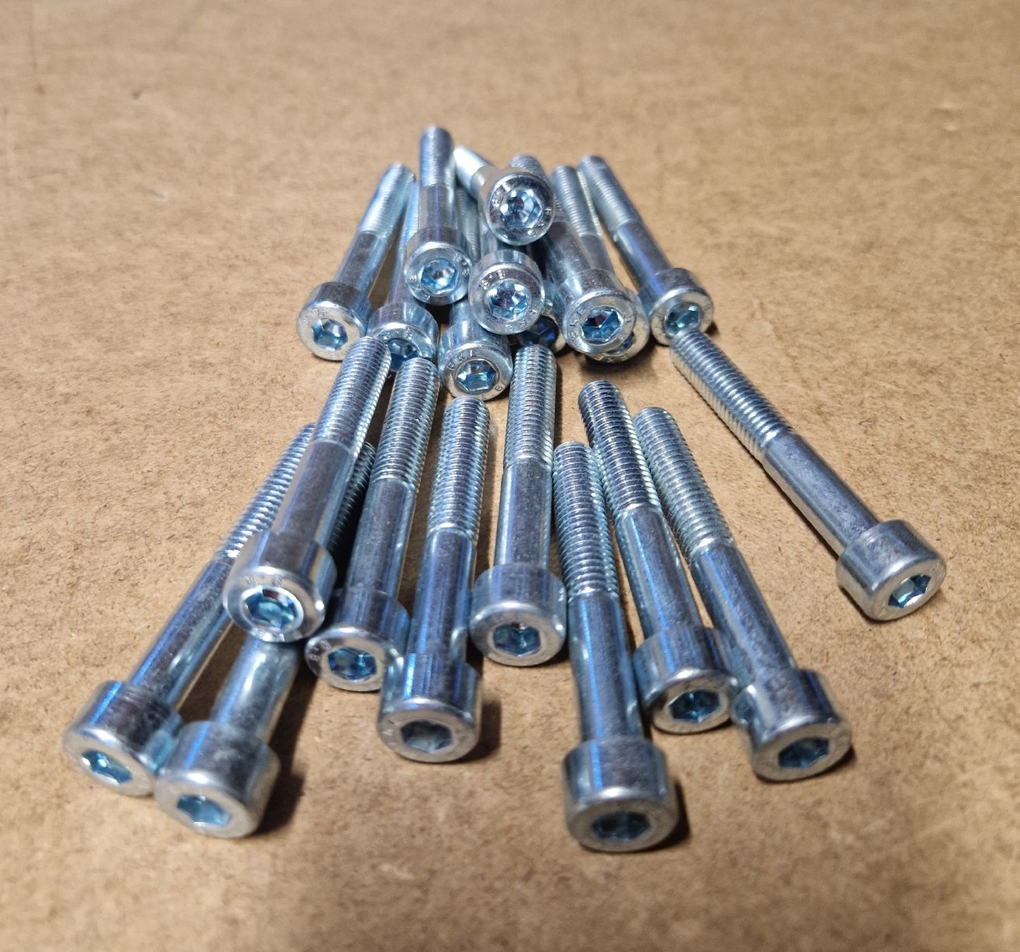 Alle Werkzeuge: M8x55mm Imbusschrauben – Neu und originalverpackt aus Lauterbrunnen von ziv_nd87 2