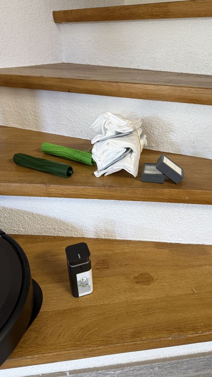 Irobot Aspirapolveri & Accessori: iRobot Roomba i7+ Saugroboter – Usato da Münchenstein venduto da Schi.77 2