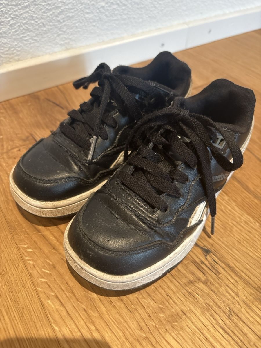 Reebok Scarpe per ragazzi: Jungen Reebok sneaker 30 18,5 cm – Usato da Birrhard venduto da kristiii 1