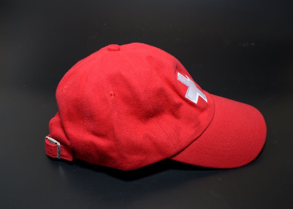 Copricapi, berretti & cappellini: Baseballcap Collection Schweiz Pilatus Flugzeug – Usato da Häusernmoos venduto da adlerfedern 1